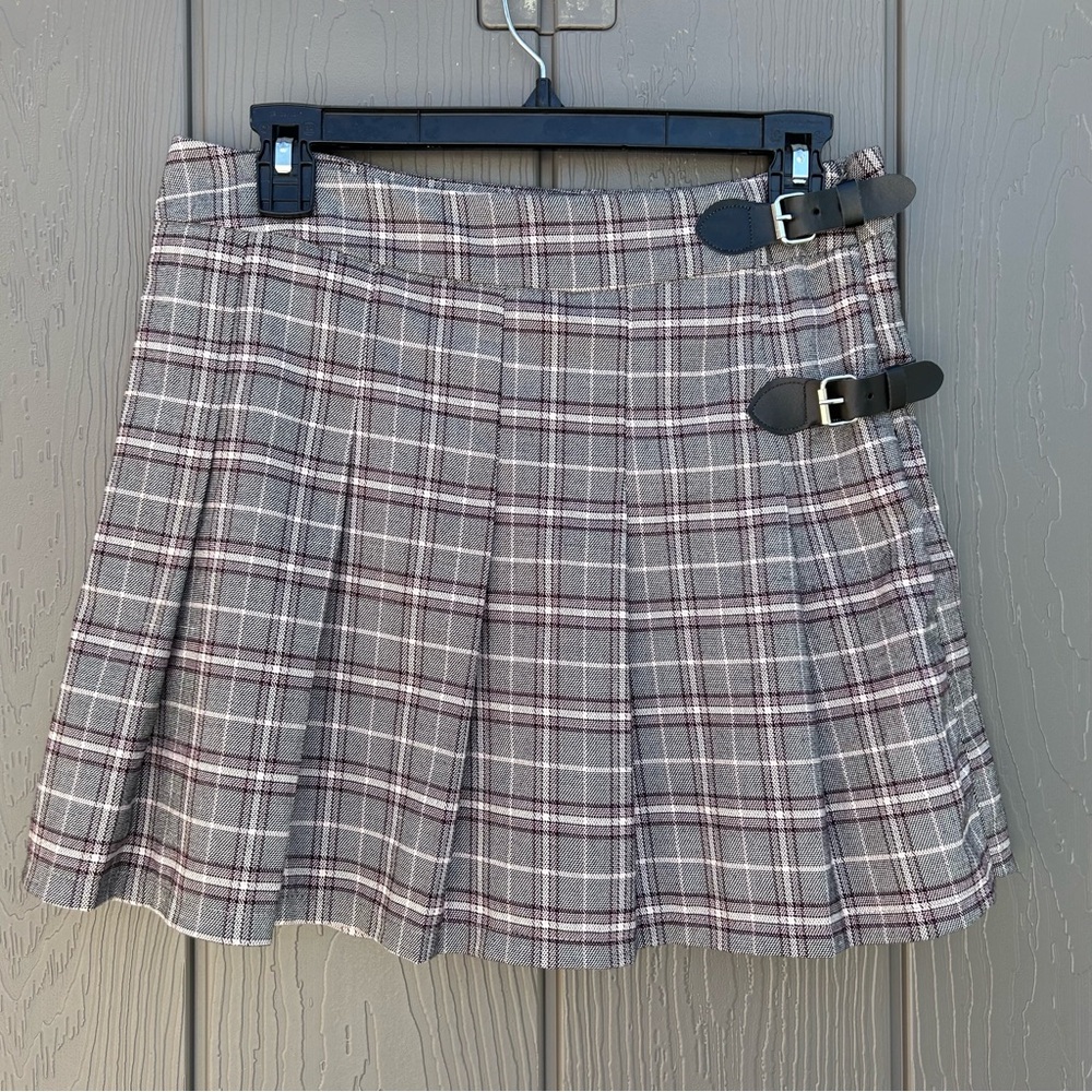 Tillys Full Tilt Plaid Pleated Skirt Two Buckles Juniors Size Large Mini Skirt